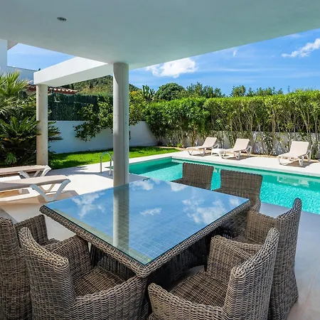 Oasis N' Aguait Villa *